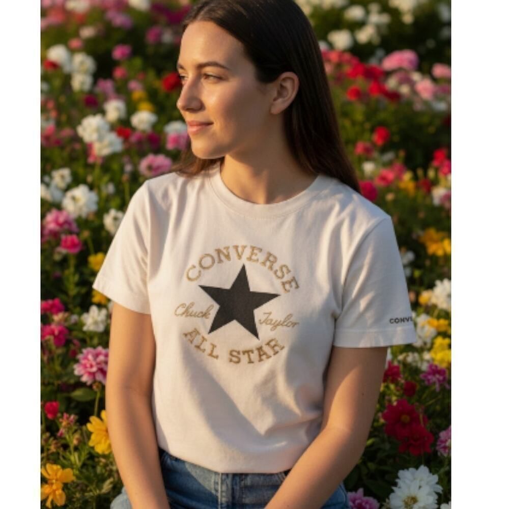 Converse Girls White Short Sleeve T-Shirt w/Great Logo Graphics - Size M